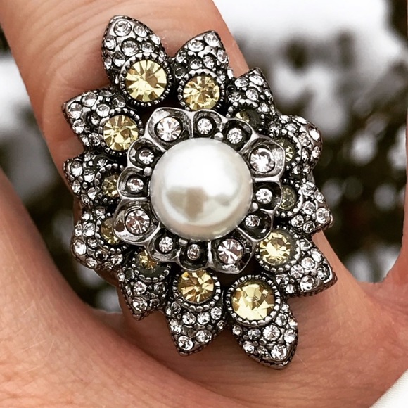Chloe + Isabel Jewelry - Chloe + Isabel City of Light Statement Ring